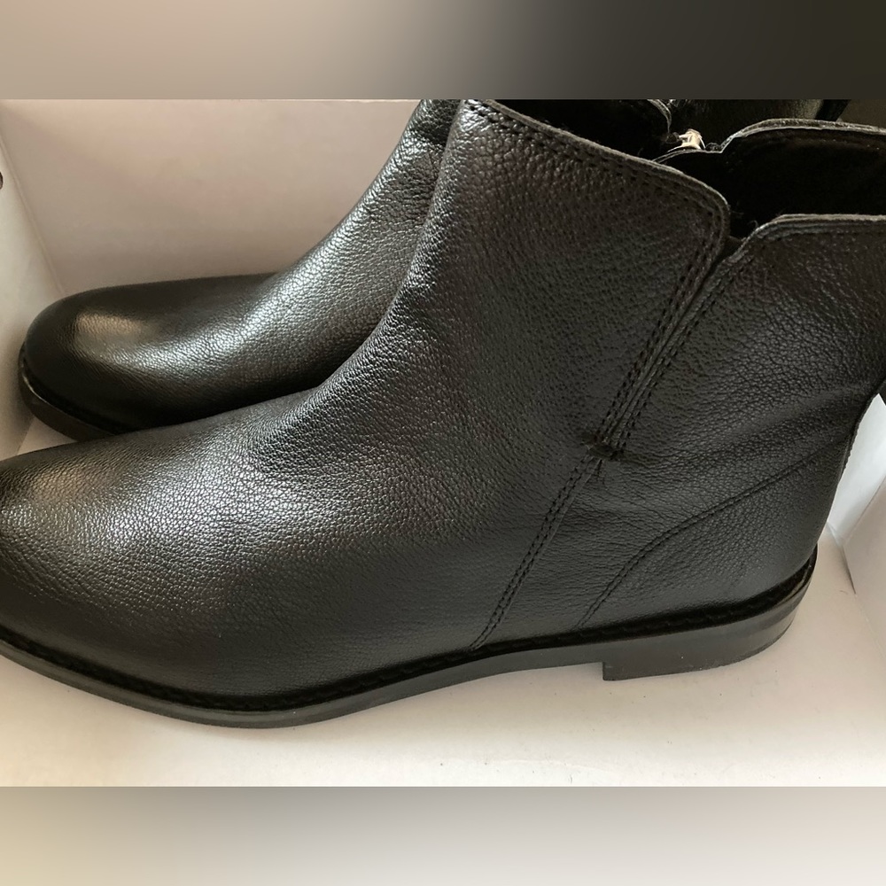 Short boots soft leather ankle boots size 8 men’s Cynthia Rowley boots new boots